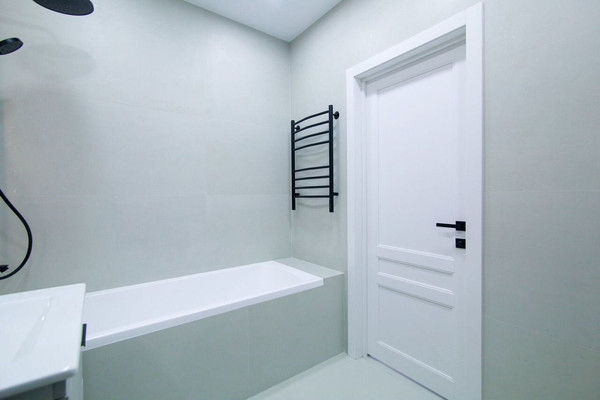 Продам двухкомнатную (2-комн.) квартиру, Большая Окружная 3-я ул, 243к5, Калининград г