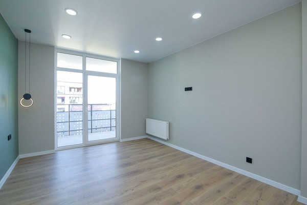 Продам двухкомнатную (2-комн.) квартиру, Большая Окружная 3-я ул, 243к5, Калининград г