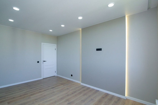 Продам двухкомнатную (2-комн.) квартиру, Большая Окружная 3-я ул, 243к5, Калининград г