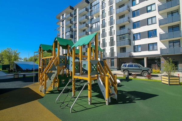 Продам двухкомнатную (2-комн.) квартиру, Большая Окружная 3-я ул, 243к5, Калининград г