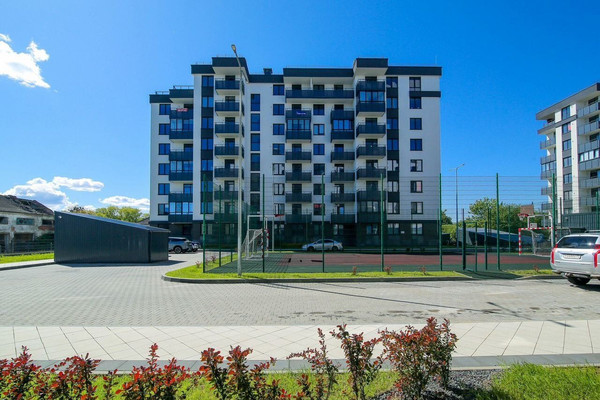 Продам двухкомнатную (2-комн.) квартиру, Большая Окружная 3-я ул, 243к5, Калининград г