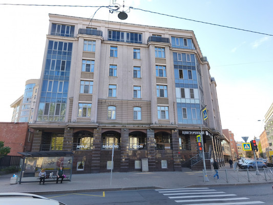 Продам трехкомнатную (3-комн.) квартиру, Петрозаводская ул, 13а, Санкт-Петербург г