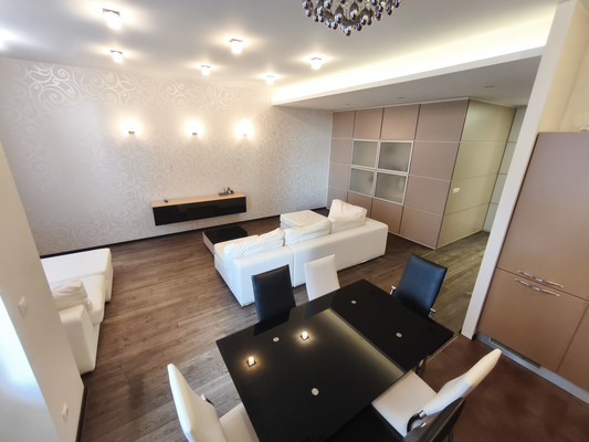 Продам трехкомнатную (3-комн.) квартиру, Петрозаводская ул, 13а, Санкт-Петербург г
