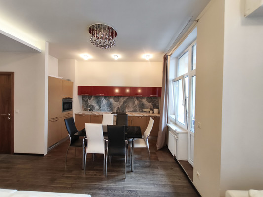 Продам трехкомнатную (3-комн.) квартиру, Петрозаводская ул, 13а, Санкт-Петербург г