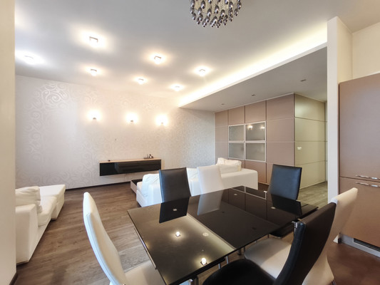 Продам трехкомнатную (3-комн.) квартиру, Петрозаводская ул, 13а, Санкт-Петербург г
