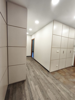 Продам трехкомнатную (3-комн.) квартиру, Петрозаводская ул, 13а, Санкт-Петербург г