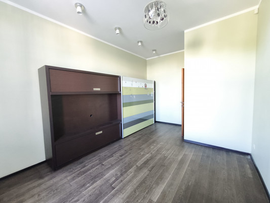 Продам трехкомнатную (3-комн.) квартиру, Петрозаводская ул, 13а, Санкт-Петербург г