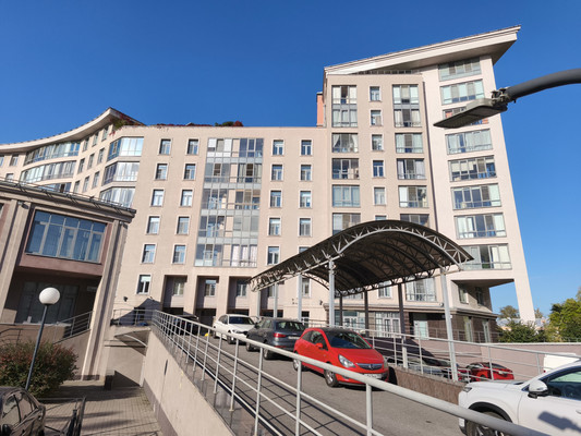 Продам трехкомнатную (3-комн.) квартиру, Петрозаводская ул, 13а, Санкт-Петербург г