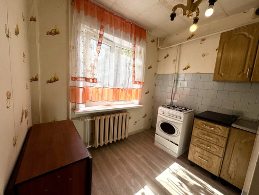 Продам однокомнатную (1-комн.) квартиру, Победы б-р, 8к2, Астрахань г