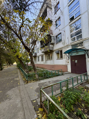 Продам однокомнатную (1-комн.) квартиру, Победы б-р, 8к2, Астрахань г