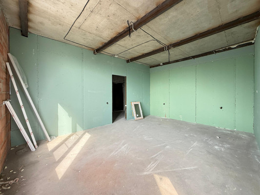 Продам трехкомнатную (3-комн.) квартиру, Эльбрусская ул, 19кг, Нальчик г