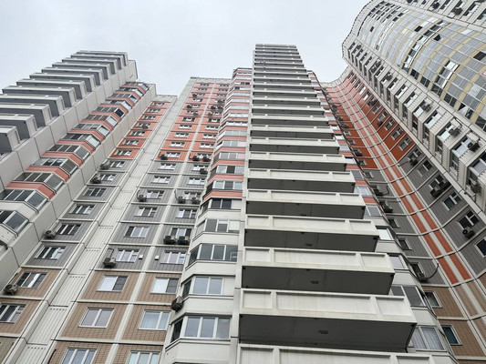 Продам трехкомнатную (3-комн.) квартиру, Мироновская ул, 46к1, Москва г