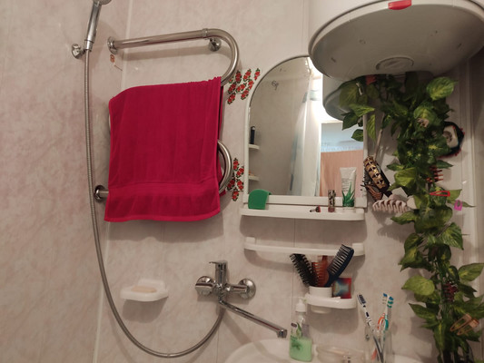 Продам трехкомнатную (3-комн.) квартиру, Манина пл, 9, Войсковицы п