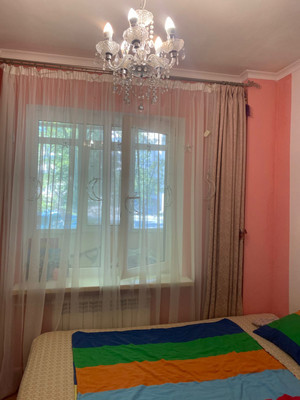 Продам трехкомнатную (3-комн.) квартиру, Лермонтова ул, 22, Симферополь г