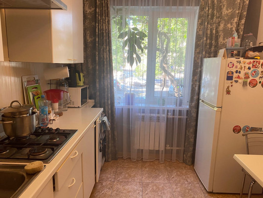 Продам трехкомнатную (3-комн.) квартиру, Лермонтова ул, 22, Симферополь г
