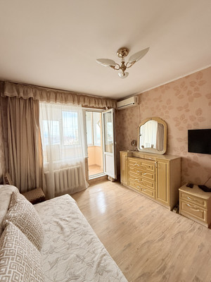 Продам двухкомнатную (2-комн.) квартиру, 40 лет Октября ул, 1, Гаспра пгт