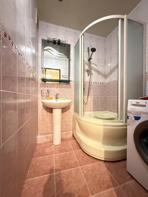 Продам двухкомнатную (2-комн.) квартиру, 40 лет Октября ул, 1, Гаспра пгт