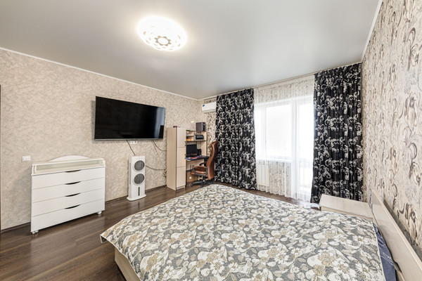 Продам двухкомнатную (2-комн.) квартиру, Комсомольский пр-кт, 19а, Челябинск г