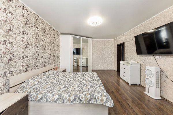 Продам двухкомнатную (2-комн.) квартиру, Комсомольский пр-кт, 19а, Челябинск г