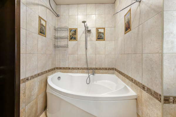 Продам двухкомнатную (2-комн.) квартиру, Комсомольский пр-кт, 19а, Челябинск г