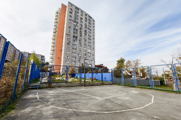 Продам двухкомнатную (2-комн.) квартиру, Комсомольский пр-кт, 19а, Челябинск г