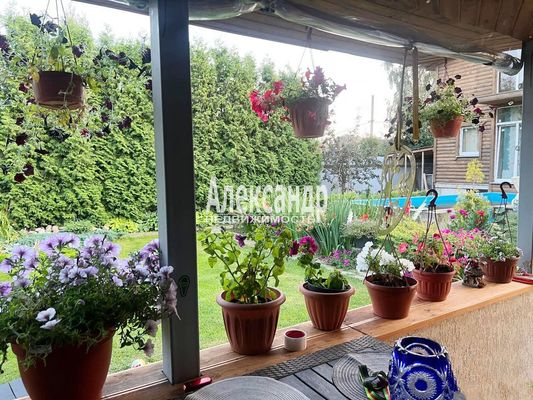 Продам коттедж, 292/1, Новосаратовка д, 4 км от города