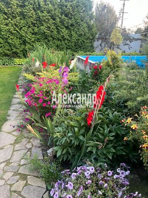 Продам коттедж, 292/1, Новосаратовка д, 4 км от города