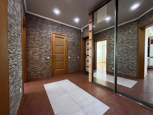 Продам двухкомнатную (2-комн.) квартиру, Маршала Чуйкова ул, 62, Казань г