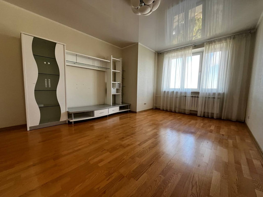 Продам двухкомнатную (2-комн.) квартиру, Маршала Чуйкова ул, 62, Казань г