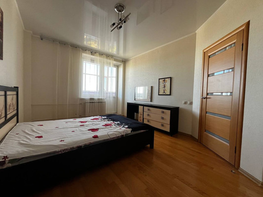 Продам двухкомнатную (2-комн.) квартиру, Маршала Чуйкова ул, 62, Казань г