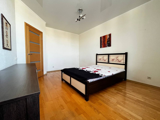 Продам двухкомнатную (2-комн.) квартиру, Маршала Чуйкова ул, 62, Казань г