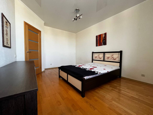 Продам двухкомнатную (2-комн.) квартиру, Маршала Чуйкова ул, 62, Казань г