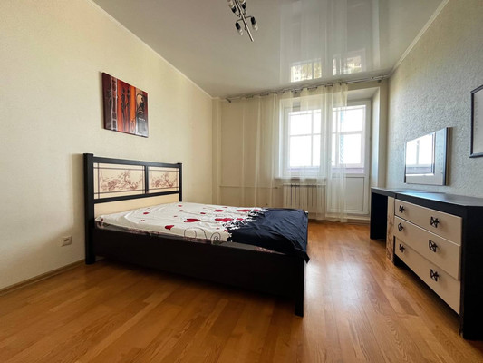 Продам двухкомнатную (2-комн.) квартиру, Маршала Чуйкова ул, 62, Казань г