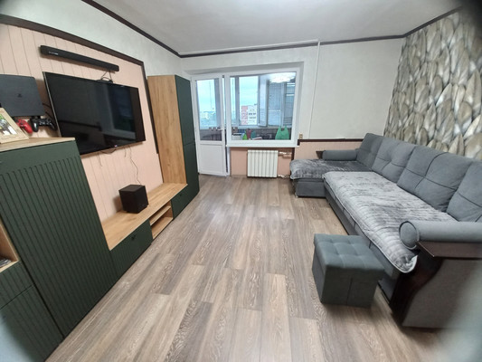 Продам трехкомнатную (3-комн.) квартиру, Пионерская ул, 379к2, Майкоп г