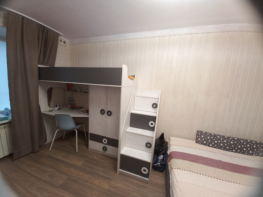 Продам трехкомнатную (3-комн.) квартиру, Пионерская ул, 379к2, Майкоп г