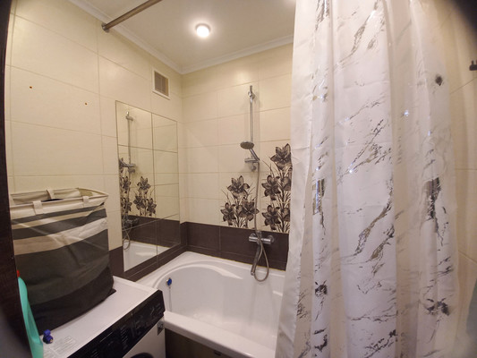 Продам трехкомнатную (3-комн.) квартиру, Пионерская ул, 379к2, Майкоп г