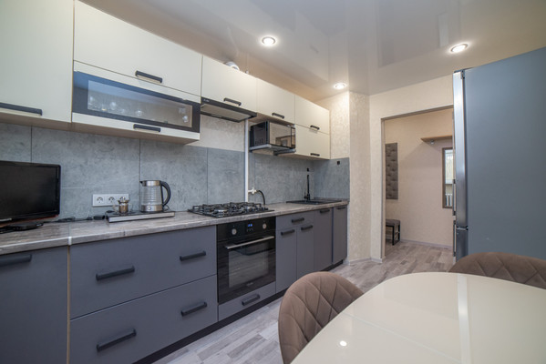 Продам трехкомнатную (3-комн.) квартиру, Волгоградская ул, 43, Екатеринбург г