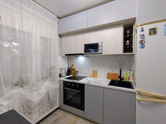 Продам однокомнатную (1-комн.) квартиру, Батайский проезд, , 9, Москва г