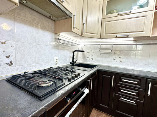 Продам трехкомнатную (3-комн.) квартиру, Николая Ветошникова ул, 31, Астрахань г