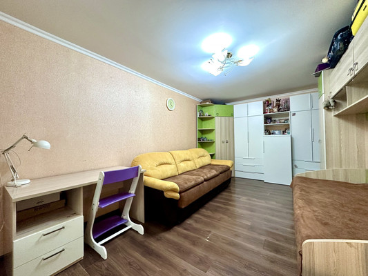 Продам трехкомнатную (3-комн.) квартиру, Николая Ветошникова ул, 31, Астрахань г