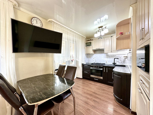 Продам трехкомнатную (3-комн.) квартиру, Николая Ветошникова ул, 31, Астрахань г