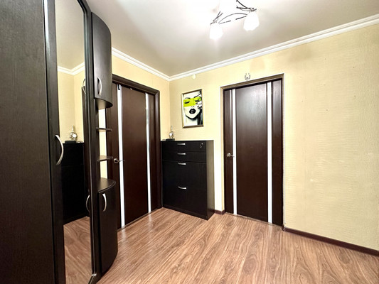 Продам трехкомнатную (3-комн.) квартиру, Николая Ветошникова ул, 31, Астрахань г