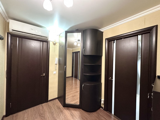 Продам трехкомнатную (3-комн.) квартиру, Николая Ветошникова ул, 31, Астрахань г