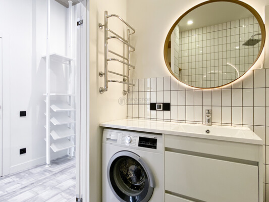 Продам двухкомнатную (2-комн.) квартиру, Хромова ул, 3, Москва г