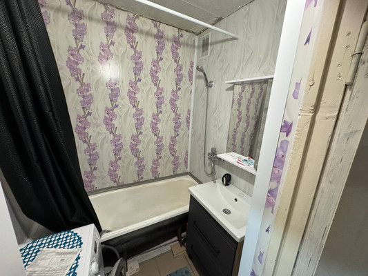 Продам двухкомнатную (2-комн.) квартиру, Деповская ул, 162А, Ишим г