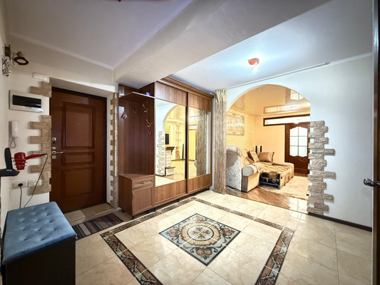 Продам многокомнатную квартиру, Кирова ул, 1ка, Нальчик г