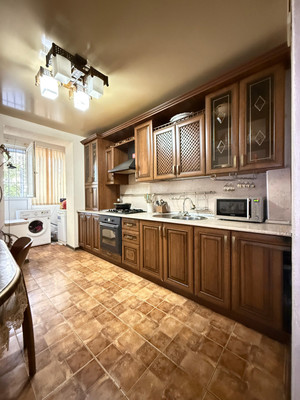 Продам многокомнатную квартиру, Кирова ул, 1ка, Нальчик г