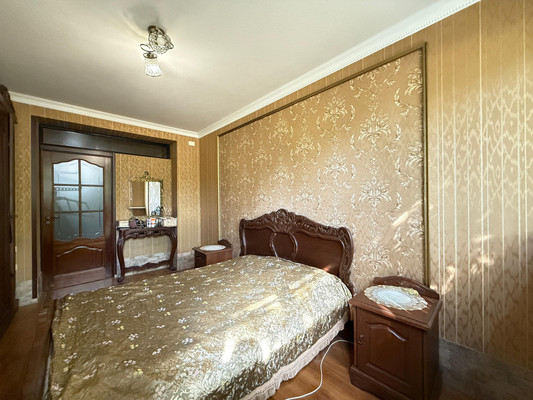 Продам многокомнатную квартиру, Кирова ул, 1ка, Нальчик г