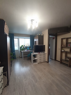 Продам однокомнатную (1-комн.) квартиру, Большая Санкт-Петербургская ул, 24, Великий Новгород г