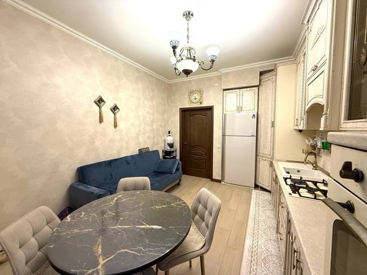 Продам двухкомнатную (2-комн.) квартиру, Кешокова ул, 81, Нальчик г